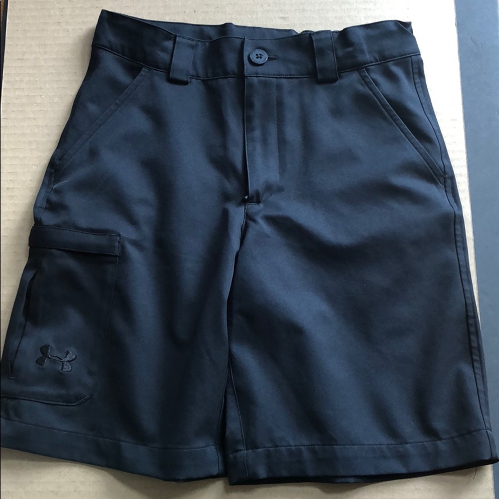 Under Armour black shorts